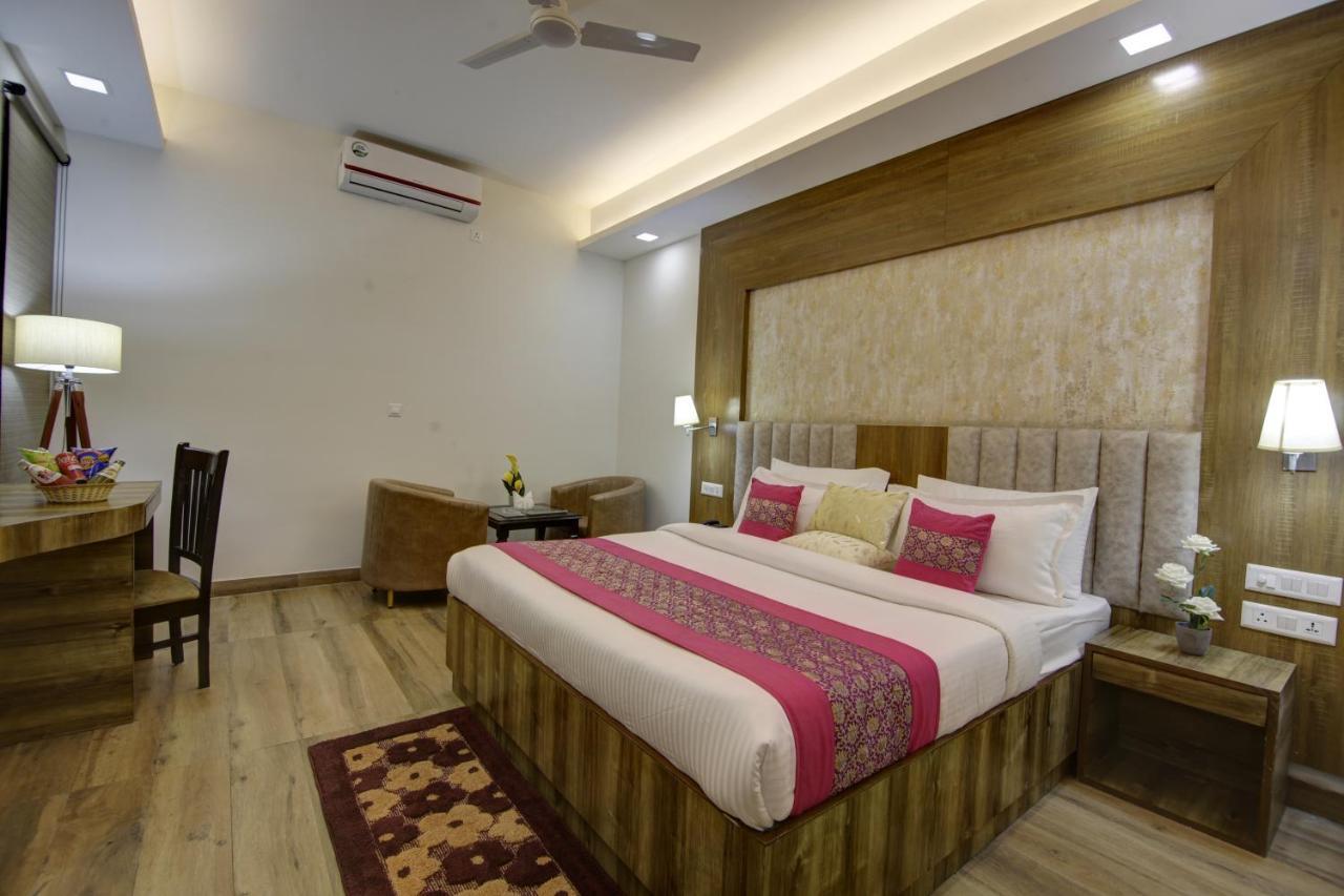 Hotel The Prithvi Near Delhi Airport نيودلهي المظهر الخارجي الصورة