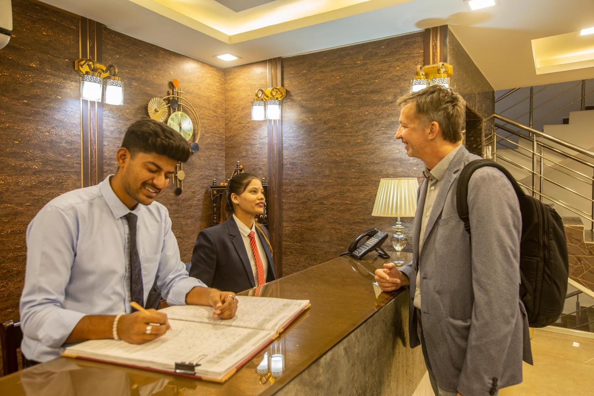 Hotel The Prithvi Near Delhi Airport نيودلهي المظهر الخارجي الصورة